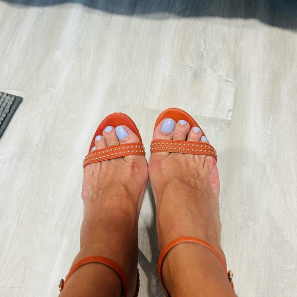 Beautiful Steven Madden heels shoes, size 7, orange, heel 5” - Picture 10 of 15